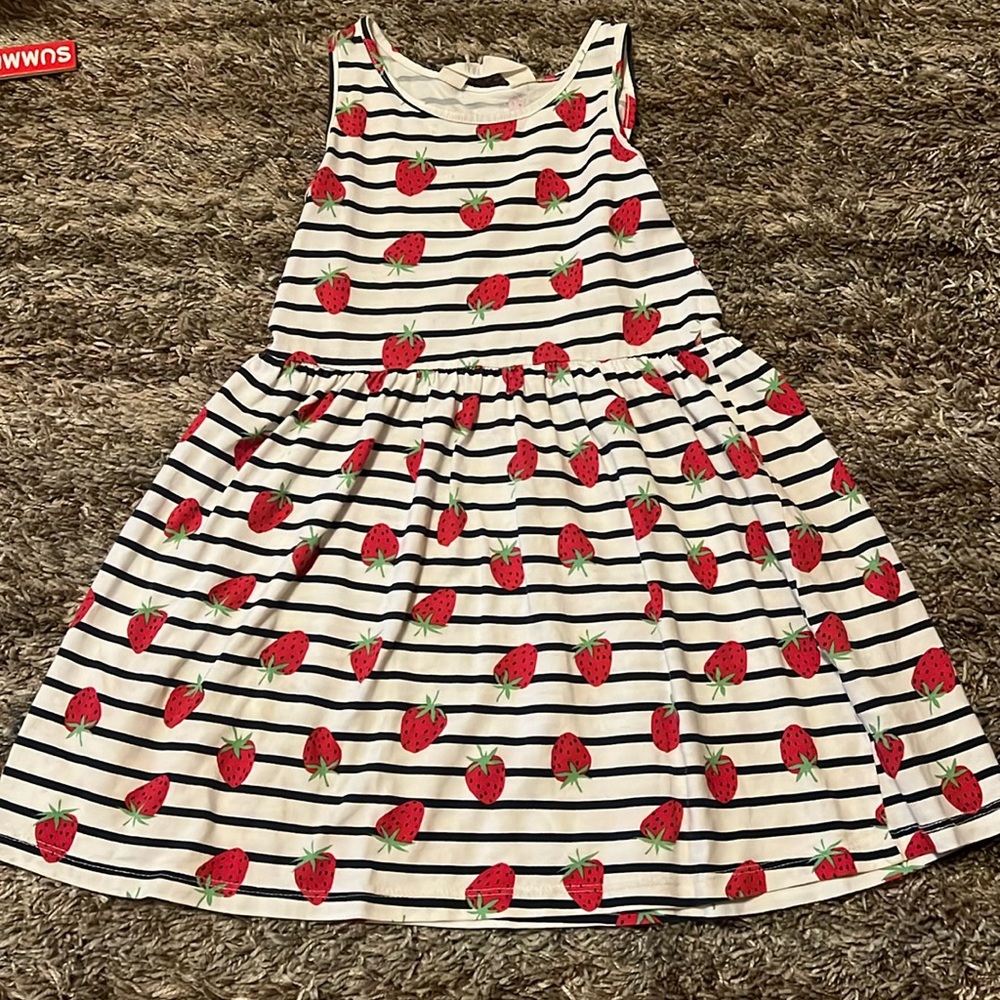 H&M Strawberry dress size 4-6